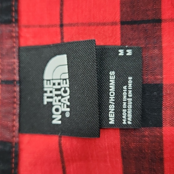 THE NORTH FACE Red and Black Plaid Short Sleeve Button-up Shirt (M) - Picture 9 of 15